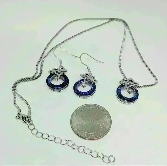 NWOT Beautiful Silver and Blue Necklace and Earrings Set w/Gift Box - Picture 6 of 6